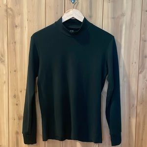 Uniqlo Men’s Green Mockneck Shirt
